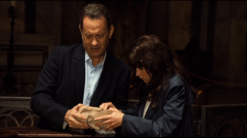 Robert Langdon (Tom Hanks) and Sienna Brooks (Felicity Jones) in Ron Howard's Inferno
